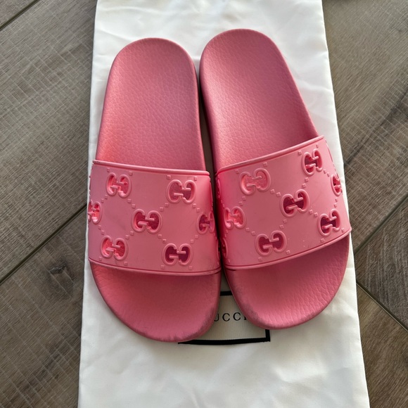 Pink Gucci slides - Picture 8 of 8